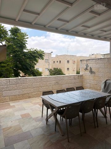 דירה למכירה בירושלים — 3