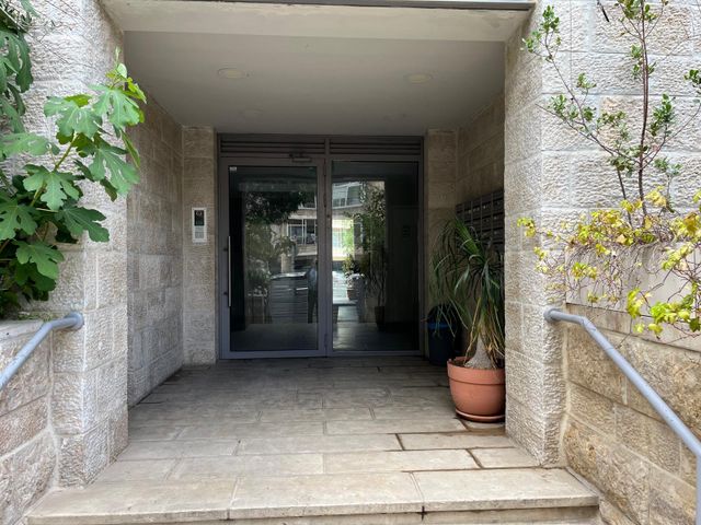 שדרות הרצל 131