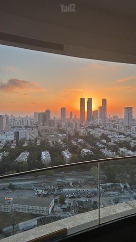 דרך מנחם בגין 160