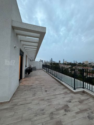 גג/ פנטהאוז להשכרה בתל אביב יפו — 4