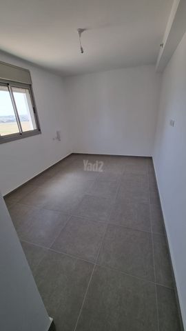 היוצרים 28