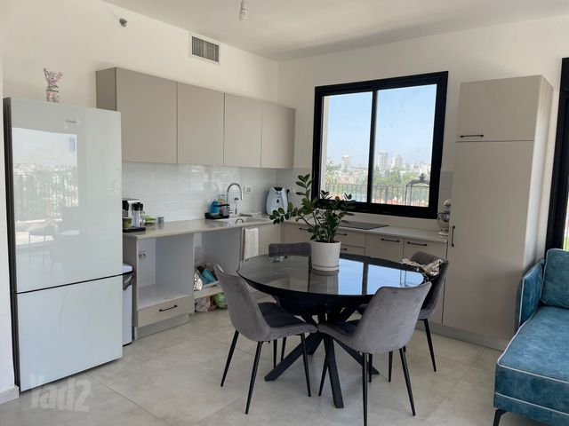 גג/ פנטהאוז להשכרה בתל אביב יפו — 2