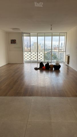 תמונה 5 של דירת 4.5 חדרים להשכרה בתל אביב יפו
