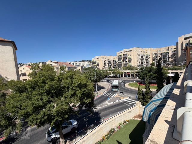 דירה למכירה בירושלים (תיווך) — 3