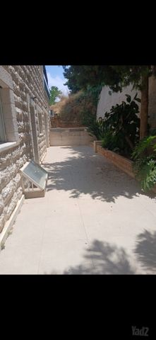 דירת גן להשכרה בירושלים (תיווך) — 4