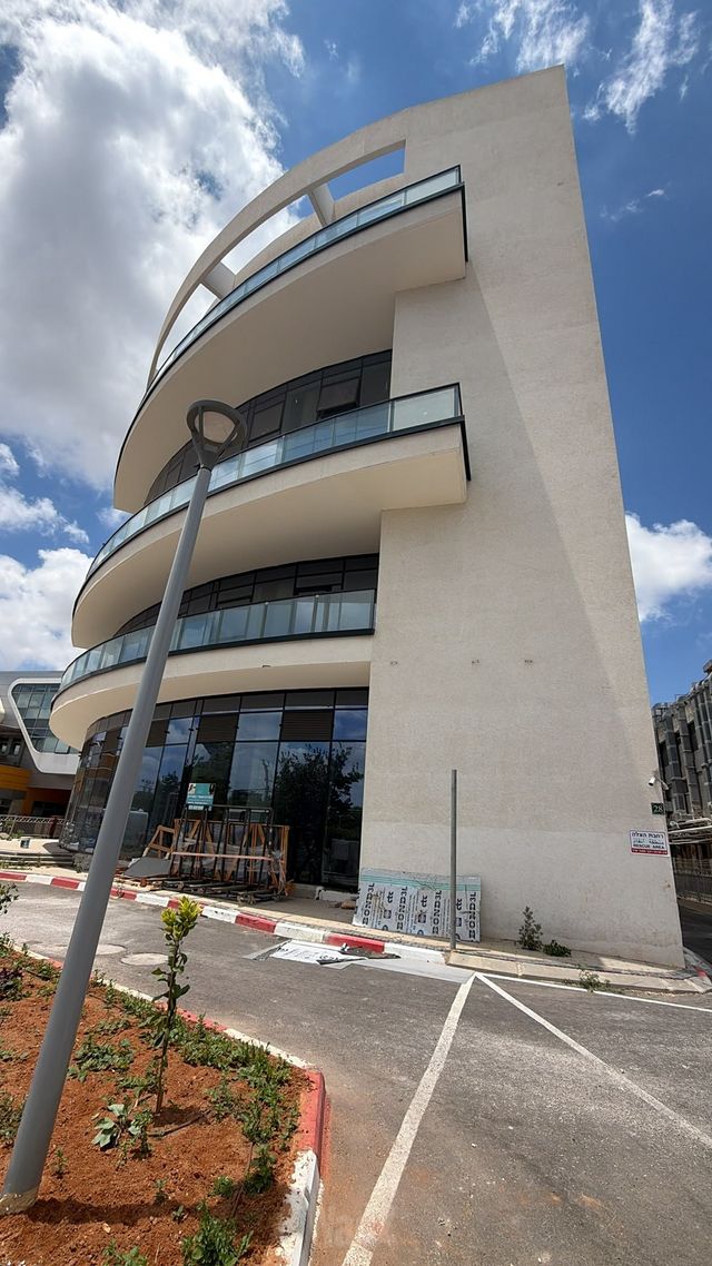 משרדים, המייסדים 3, המושבה, בנימינה גבעת עדה