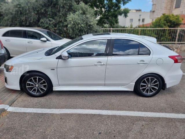 מודעת רכב מיצובישי לנסר