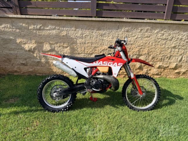 מודעת רכב גאס-גאס EC250