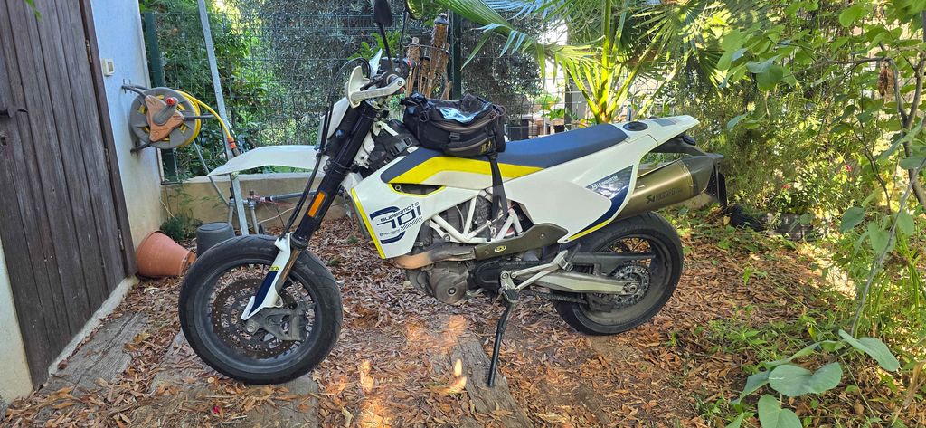 מודעת רכב הוסקוורנה SM701