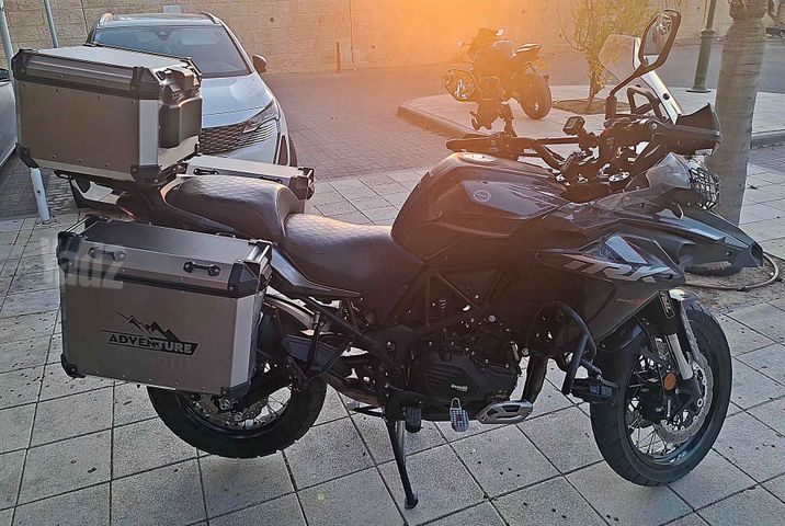 מודעת רכב בנלי TRK502X