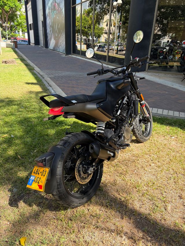 הוסקוורנה SVARTPILEN 125