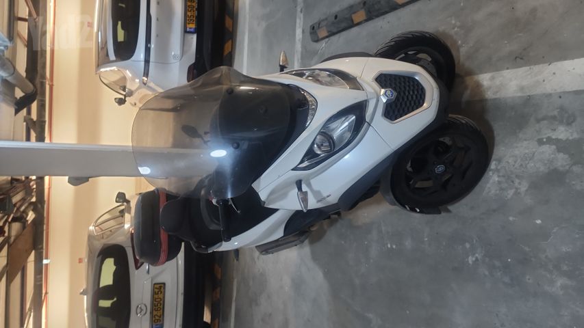 מודעת רכב פיאג'ו MP3 500