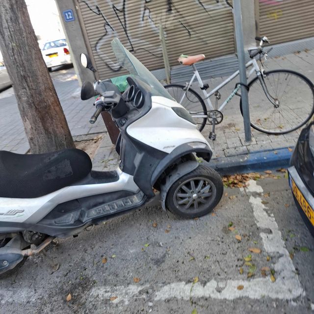 מודעת רכב פיאג'ו MP3 250