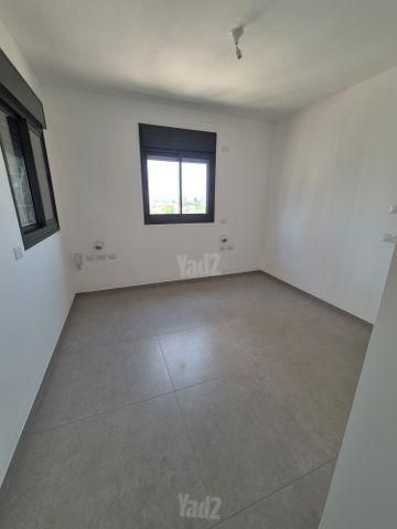 דירה, הדודאים 5, עין הים, חדרה
