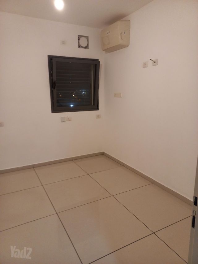 דירה, הרב זבולון גרז 1, רחובות הצעירה, רחובות