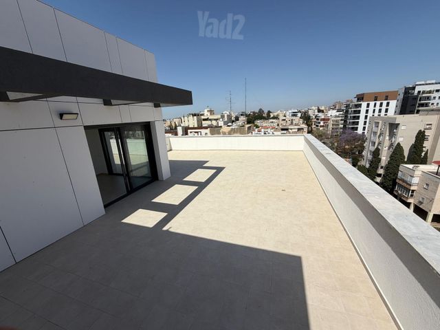 אבן גבירול 22