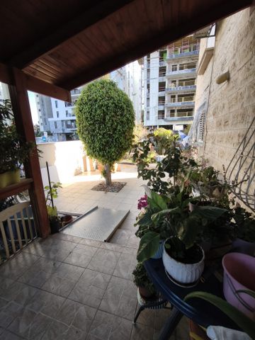 דירת גן, שיכון מפ"ם, פתח תקווה