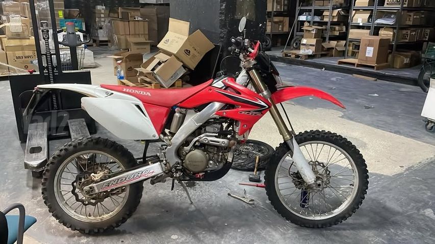 מודעת רכב HM מוטו איטליה CRE F250R