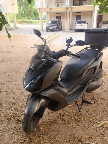 מודעת רכב קימקו דאון-טאון 350