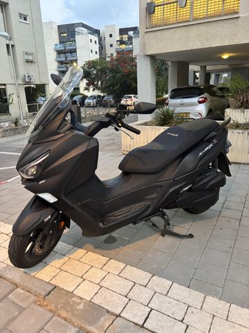 מודעת רכב סאן יאנג ג'וי-מקס 125