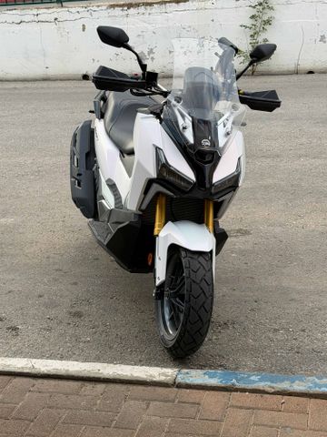 מודעת רכב סאן יאנג ADX400