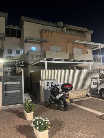 סמטת כינרת 44
