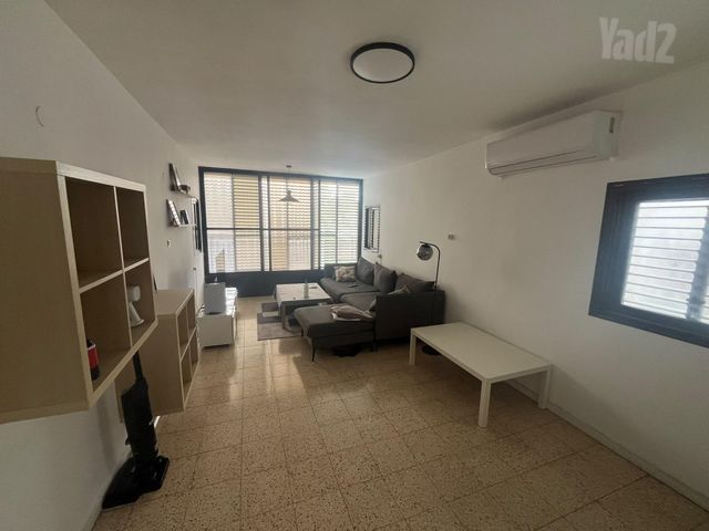 אחדות העבודה 27