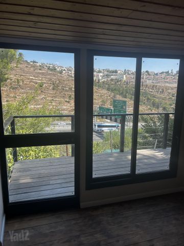 התפוח 1