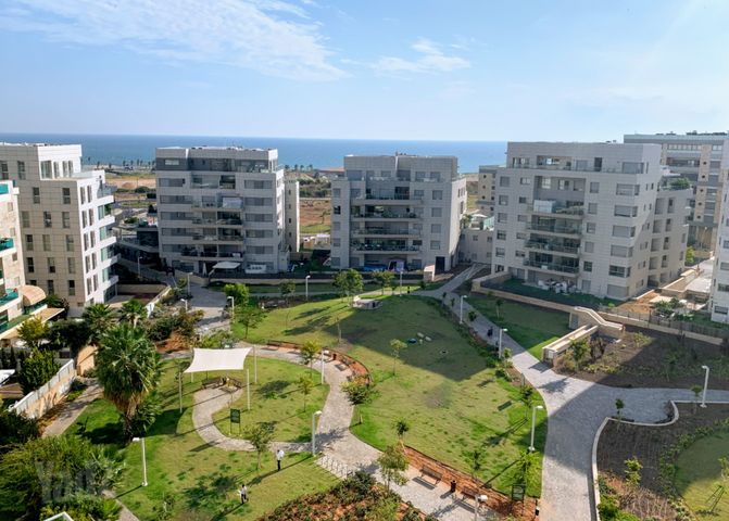 הגוש הגדול, רמת אביב החדשה, נופי ים