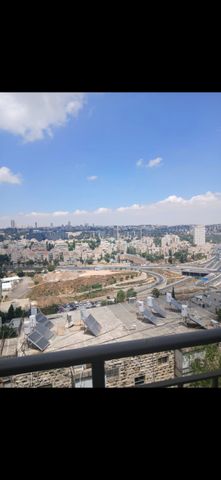 הרב עוזיאל 