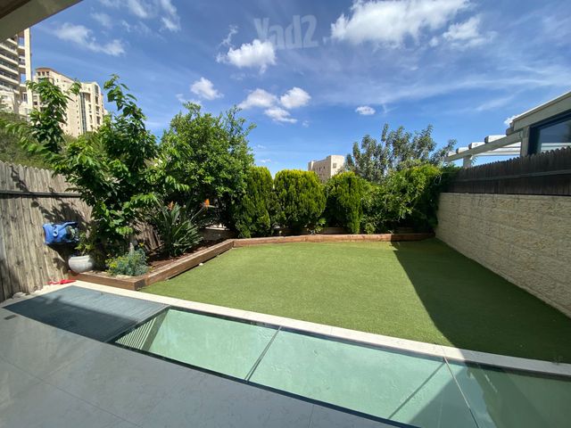 בית פרטי/ קוטג', ברכה צפירה, רמת שרת, ירושלים