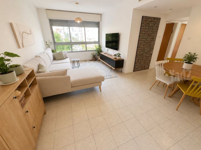 רחל 1