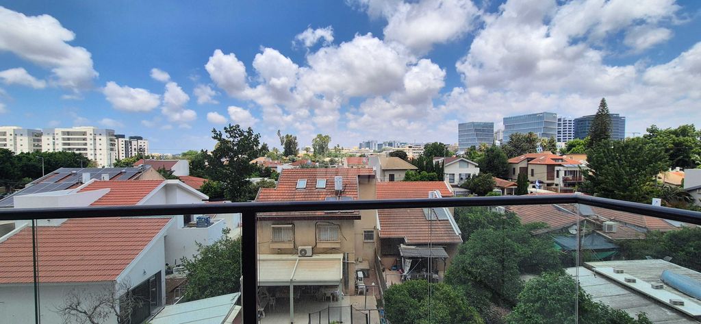 דירה, קרית אליהו גולומב, רעננה
