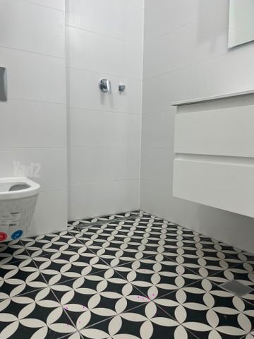 תמונה 4 של דירת 4 חדרים להשכרה בתל אביב יפו