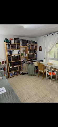 אפרסמון 10