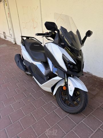 מודעת רכב סאן יאנג קרוזים 300