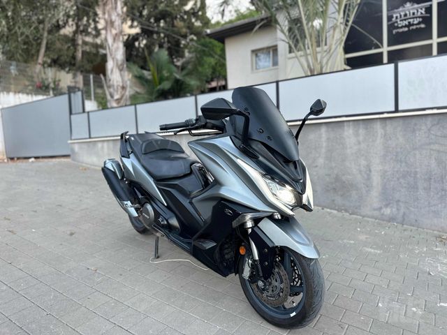 מודעת רכב קימקו AK 550