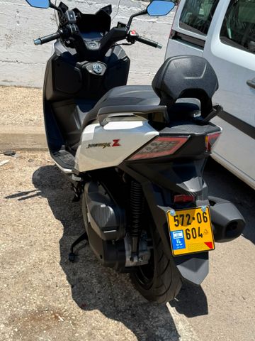 מודעת רכב סאן יאנג ג'וי-מקס Z-300