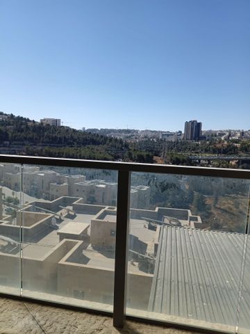 דירת גן למכירה בירושלים — 3