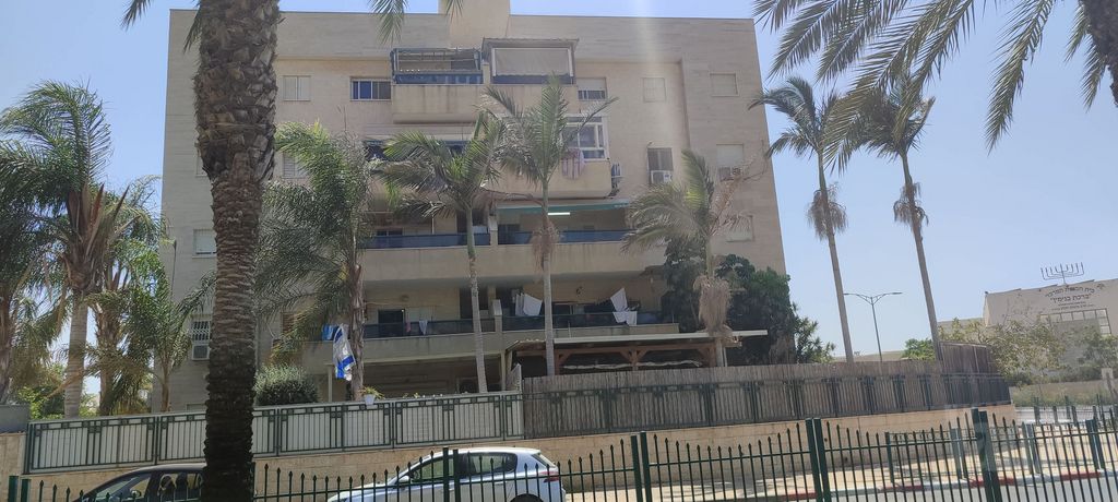 יובל 7