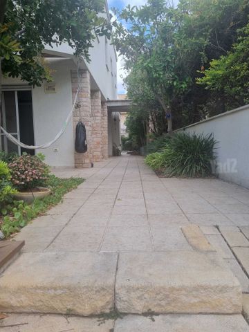 המרגנית 10