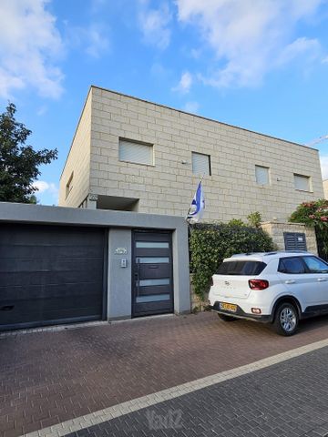 שחף 14