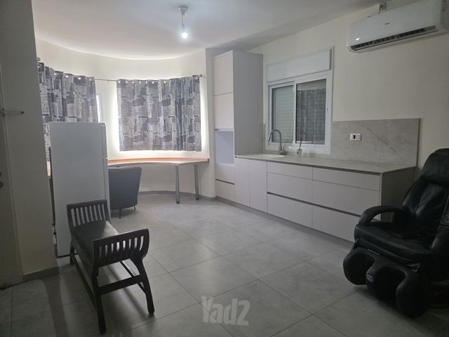 בית פרטי/ קוטג', יוסף שפרינצק 7, קרית בנימין, קרית אתא