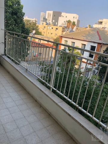 עין הקורא 10