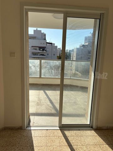הנרקיס 16
