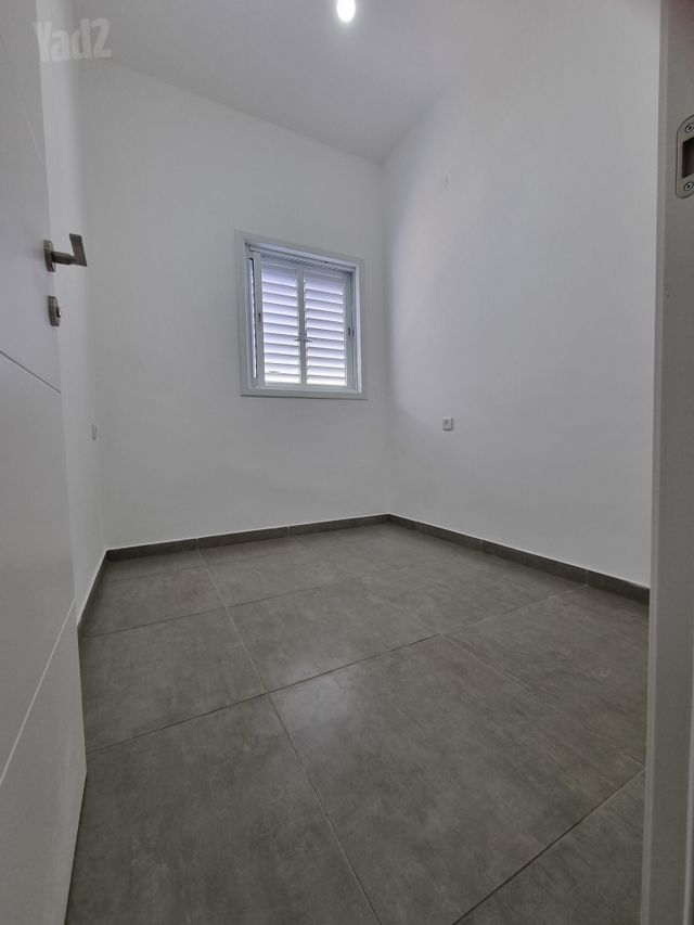 דירה, אבא ברדיצ'ב 6, הגבול רוטשילד, בת ים