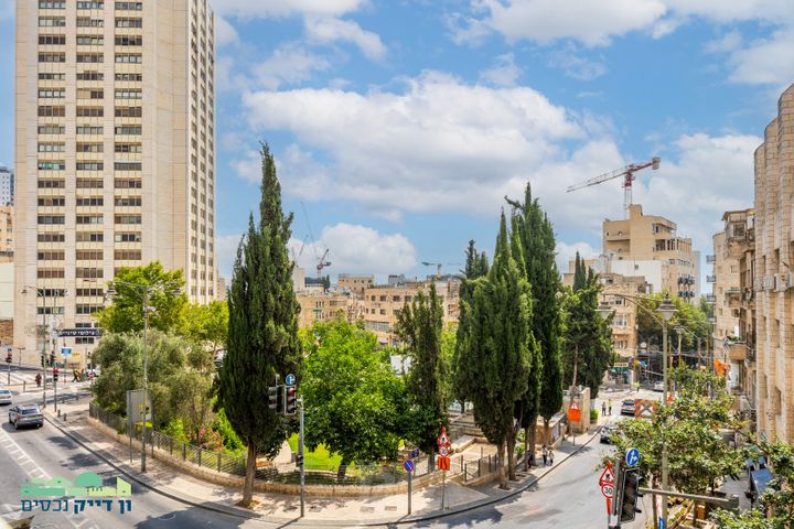 דירה למכירה בירושלים (תיווך) — 2