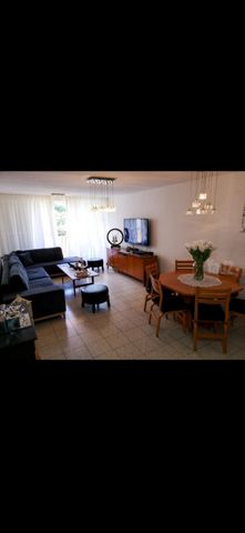 מוצא 20