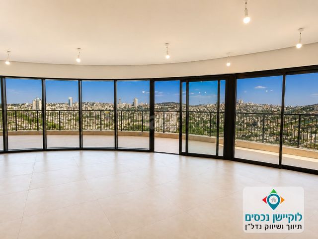 תמונה ראשית של דירת 5 חדרים להשכרה בירושלים
