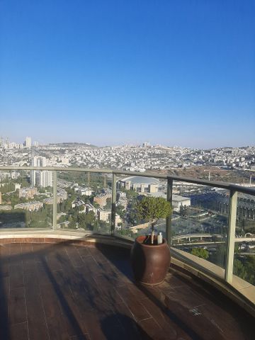 דירה להשכרה בירושלים (תיווך) — 5